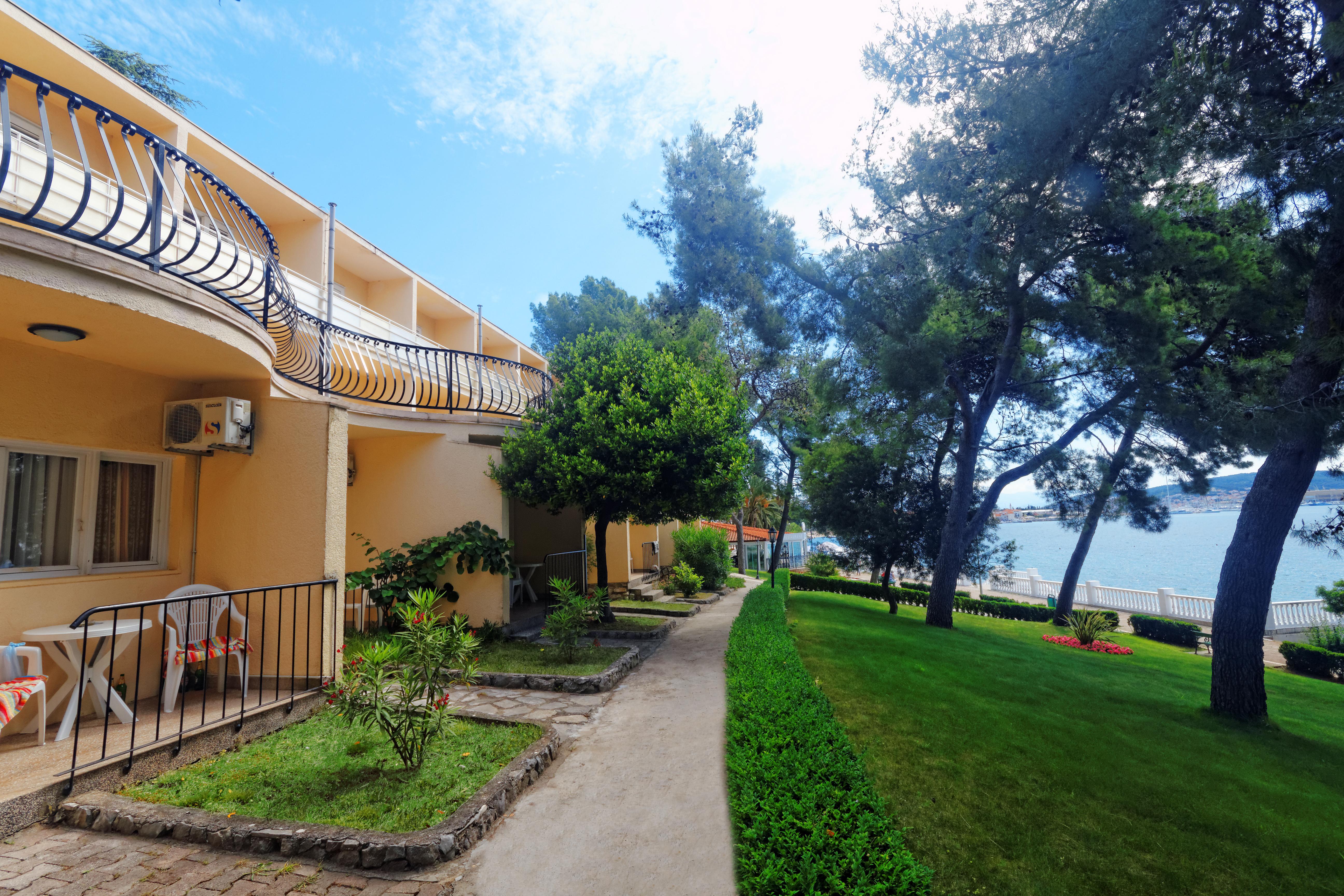 Hotel Val All Inclusive Donji Seget Exteriör bild