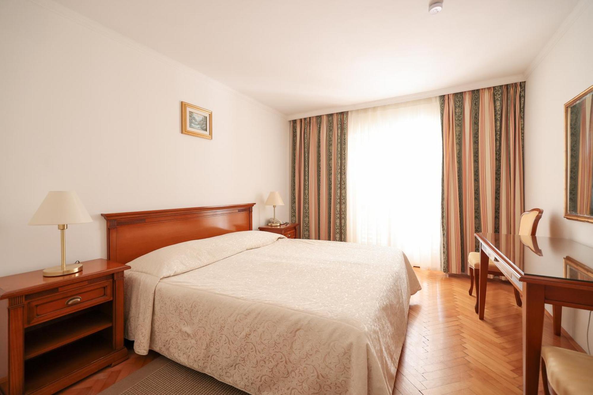 Hotel Val All Inclusive Donji Seget Exteriör bild