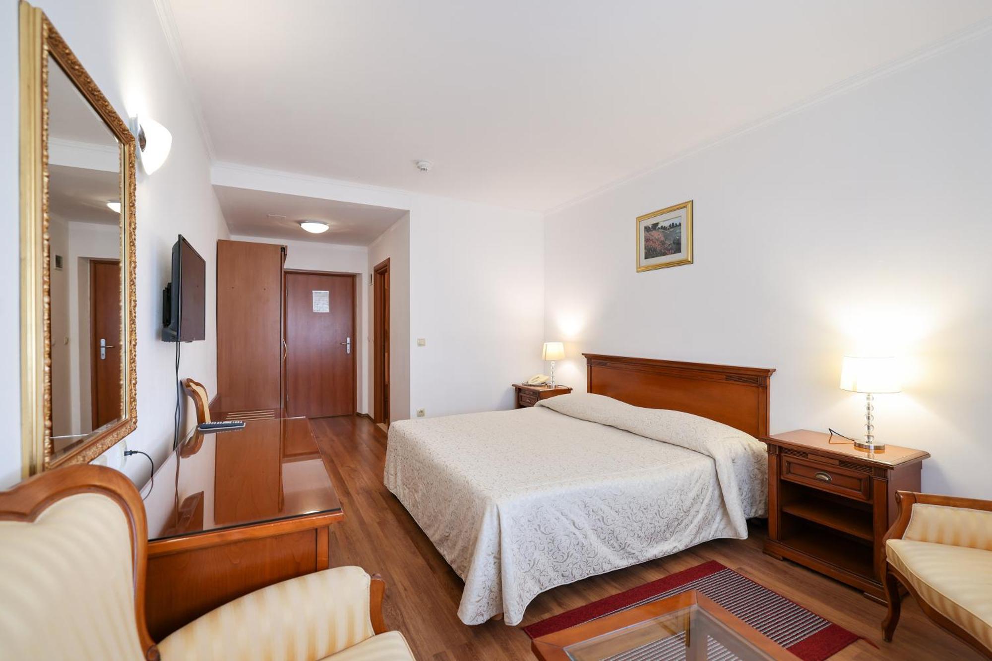 Hotel Val All Inclusive Donji Seget Exteriör bild