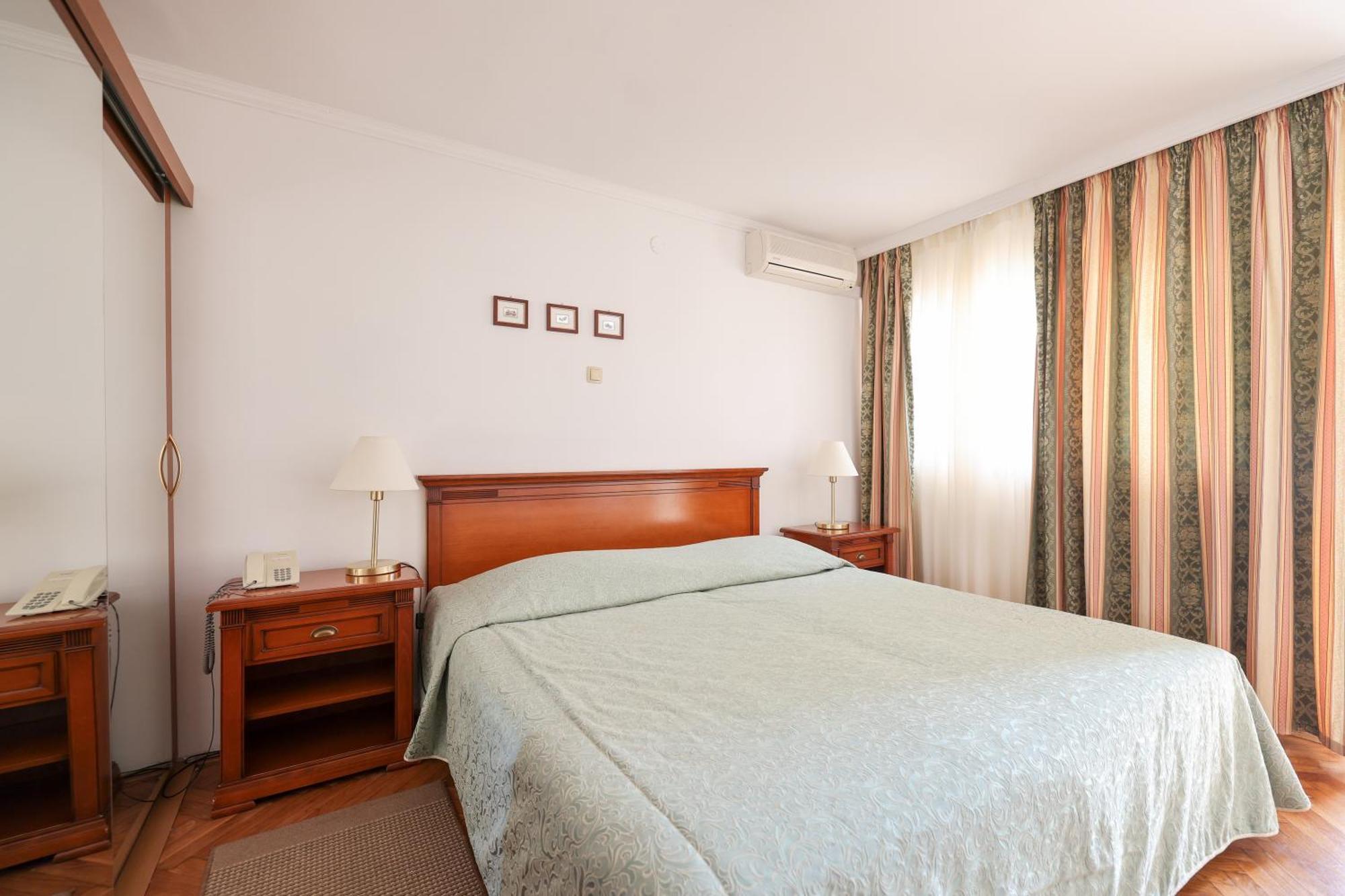 Hotel Val All Inclusive Donji Seget Exteriör bild