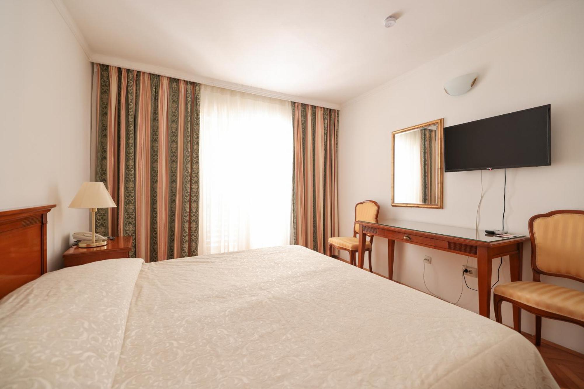 Hotel Val All Inclusive Donji Seget Exteriör bild